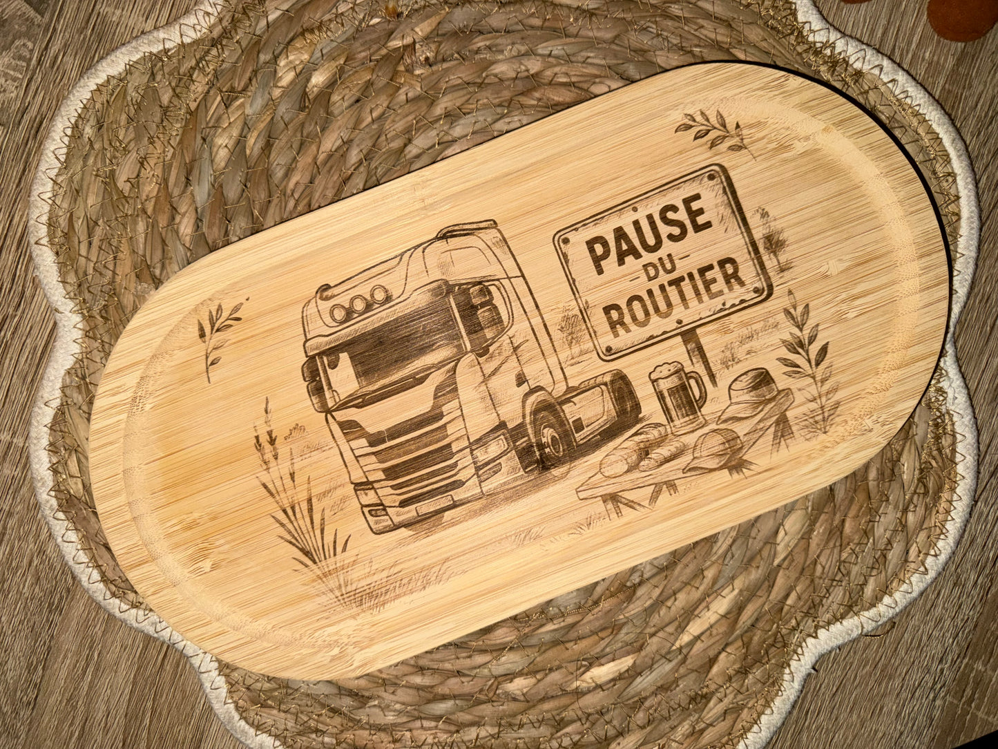 Planche apéro / planche à découper camion poids lourds gravée, idée cadeau papy, mamie, marraine, papa, mariage