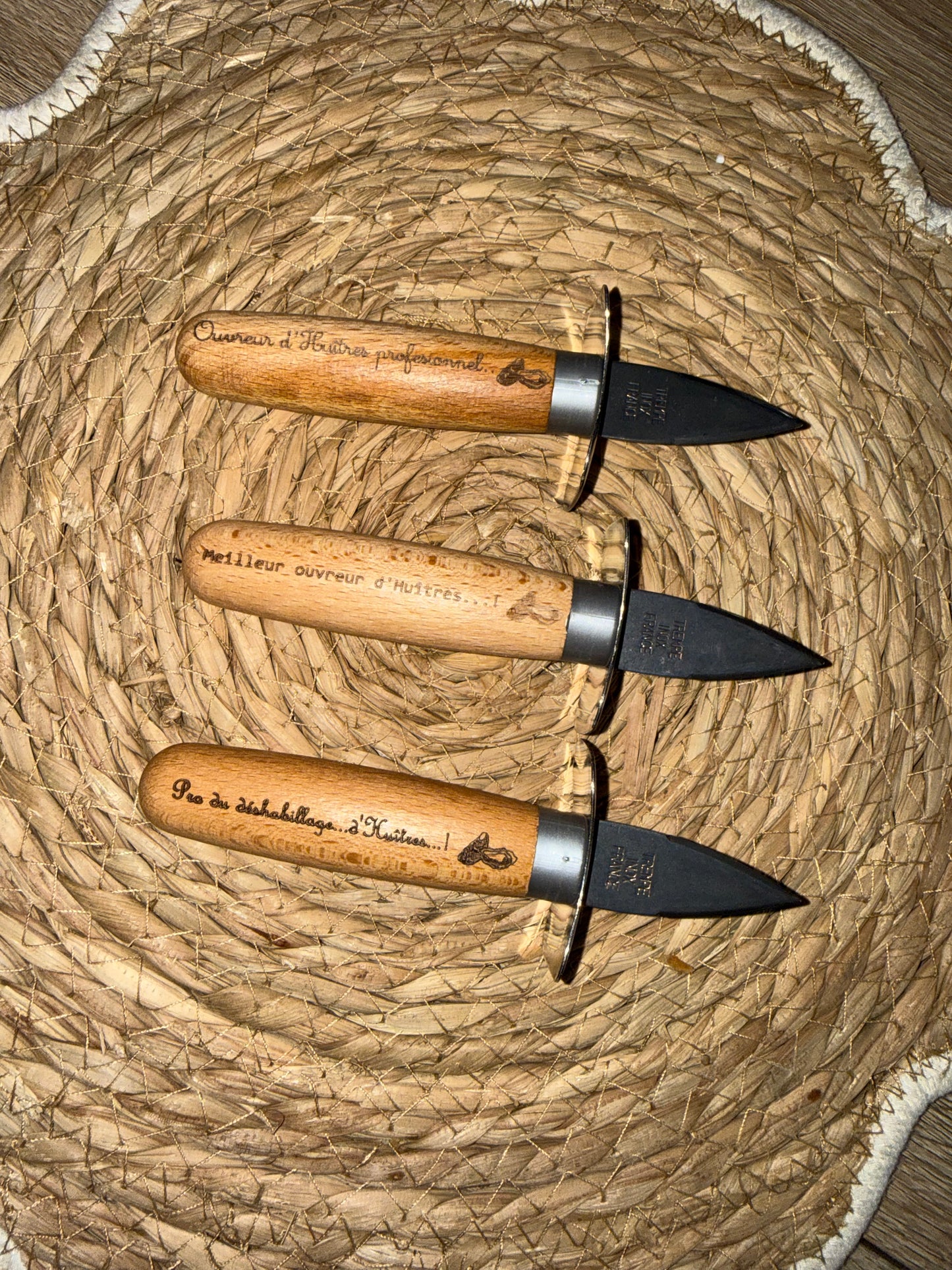 Couteau à huîtres gravé
