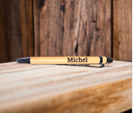 Stylo + clé USB gravés personnalisés, idées cadeaux papy, mamie, maîtresse, parrain, marraine..