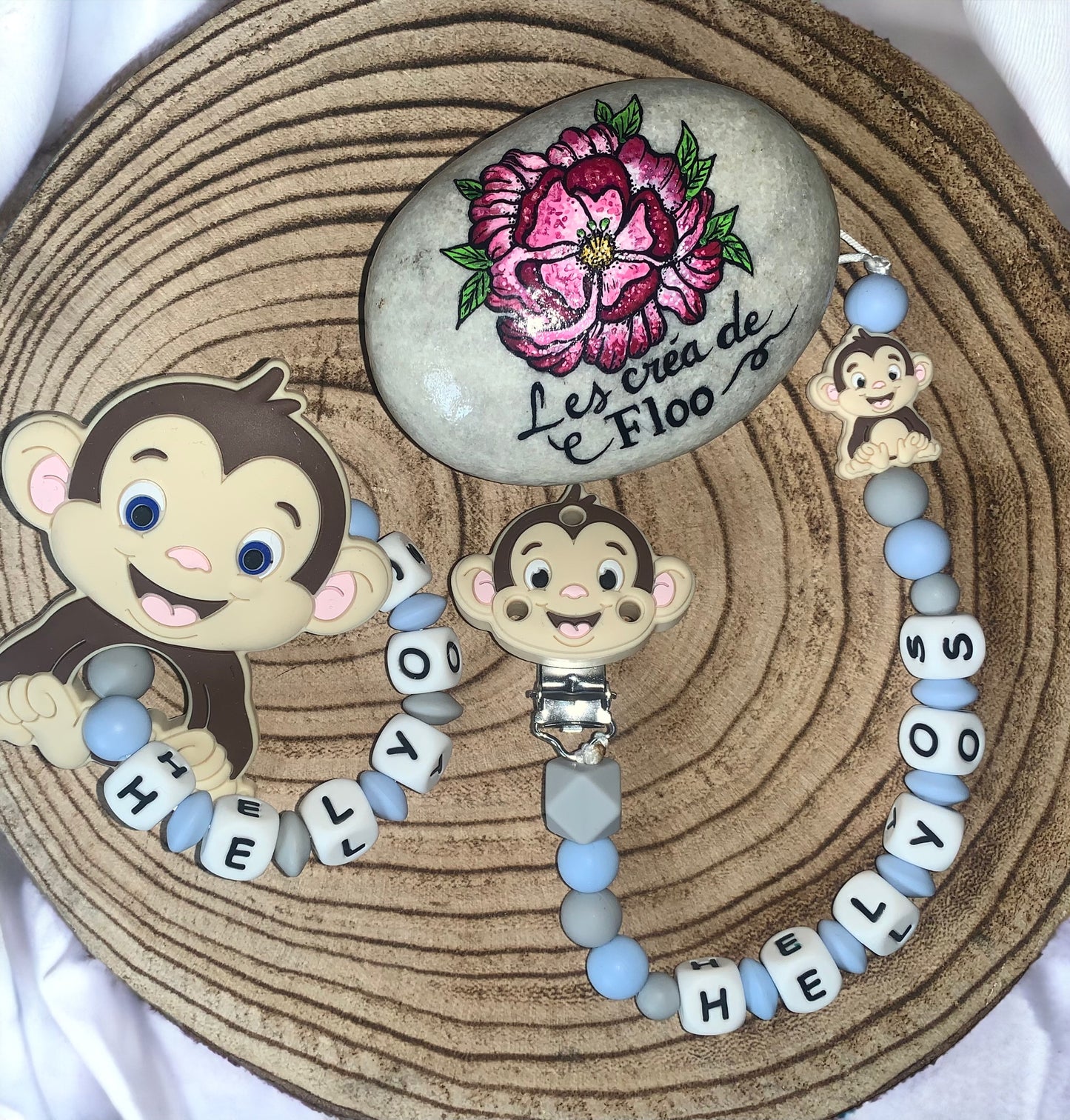 Anneau de dentition et/ou attache tétine