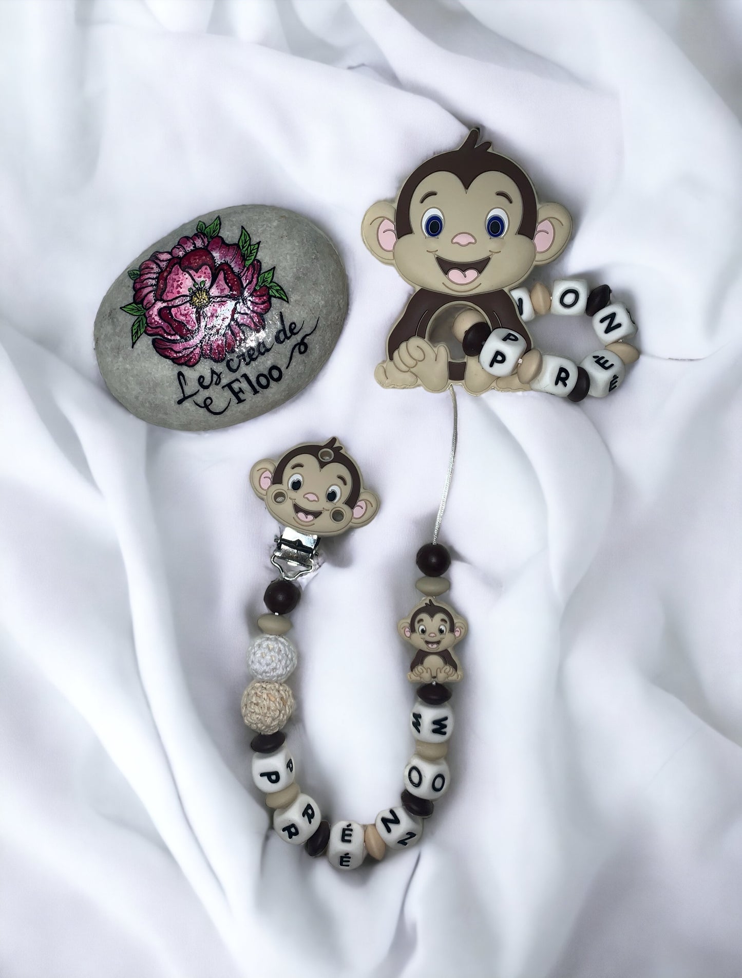 Anneau de dentition et/ou attache tétine