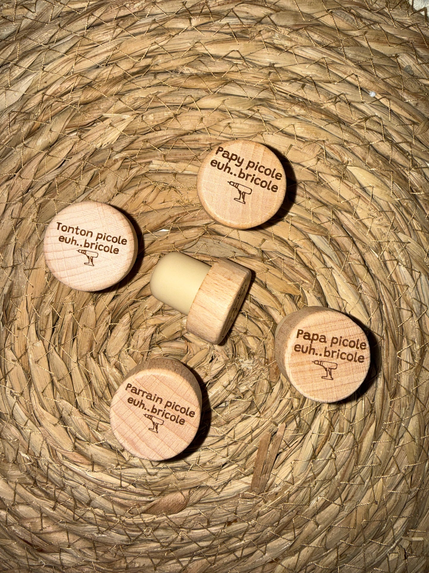 Bouchon de Bouteille de Vin Gravé / Amateur de vin / Cadeau personnalisé facile Mariage Anniversaire / Cadeau fêtes Papa Maman Papi Parrain Marraine