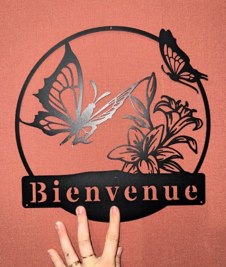 Décoration mural en métal papillon bienvenue
