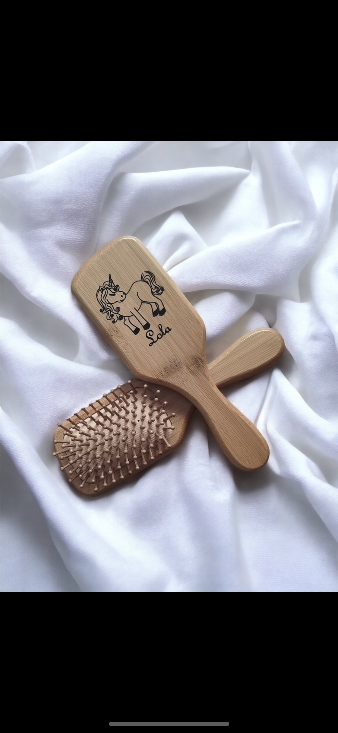 Brosse à cheveux en bois gravée personnalisée - idée cadeaux marraine, maman, mamie