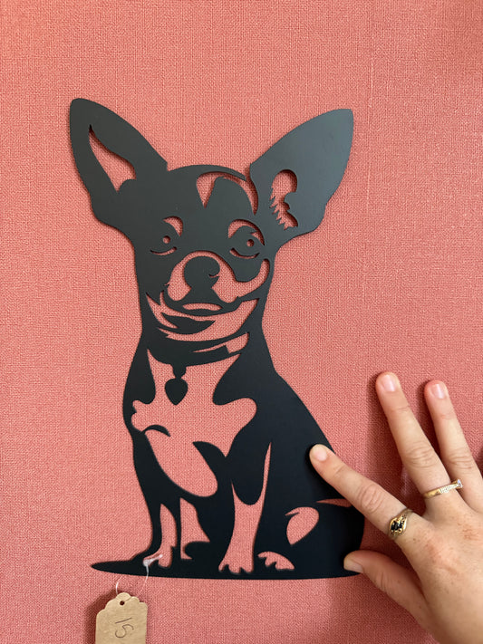 Décoration mural en métal chien chiahuahua