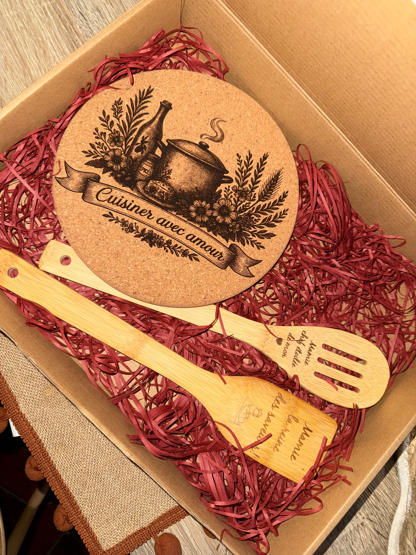 Coffret cadeau cuisine gravé sur bois, idée cadeau mamie, marraine, maman, tata