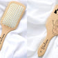 Brosse à cheveux en bois gravée personnalisée - idée cadeaux marraine, maman, mamie