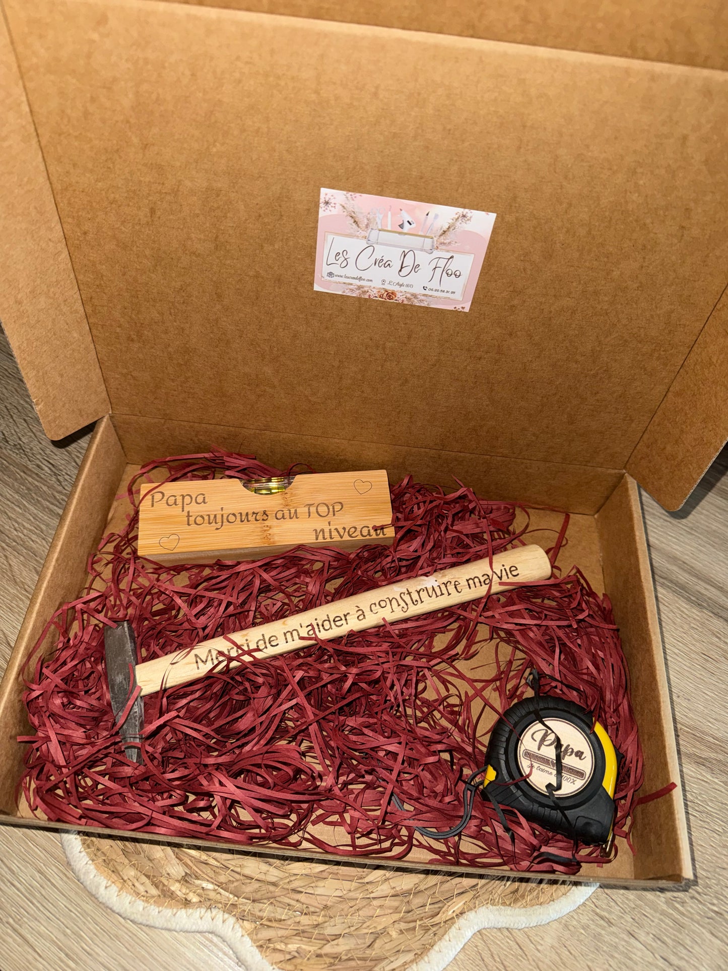 Coffret cadeau bricolage gravé sur bois, idée cadeau papa, papy, parrain, tonton