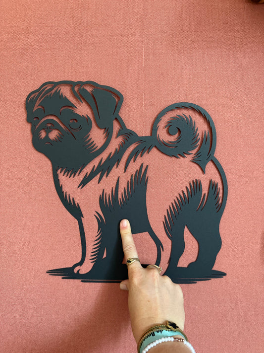 Décoration mural en métal chien carlin