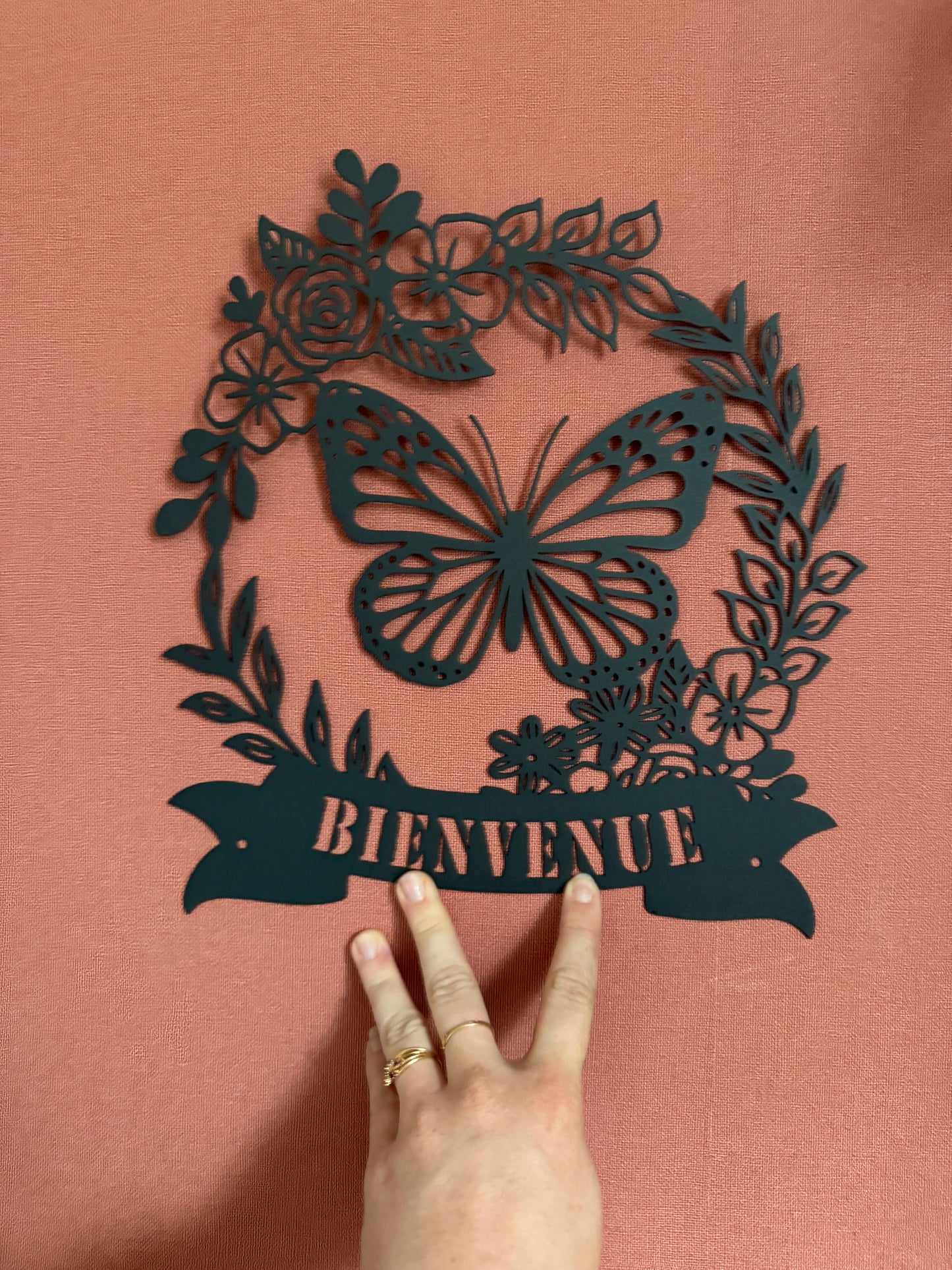 Décoration mural en métal papillon bienvenue