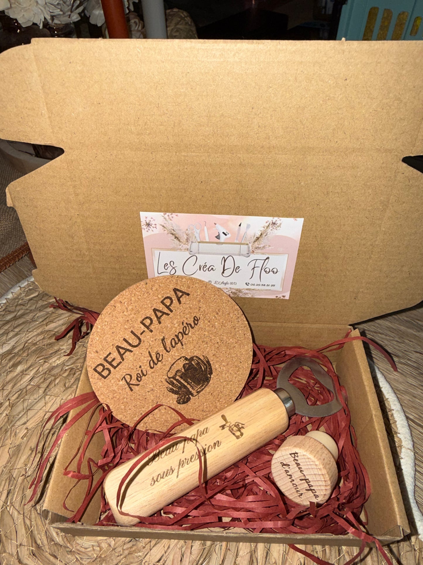 Coffret cadeau gravé personnalisé / Décapsuleur, bouchon bouteille, sous verre, porte clé en bois / idée cadeau papy, papa, parrain, marraine…